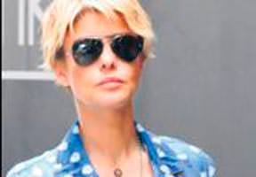 Gülben eriyip gitti!