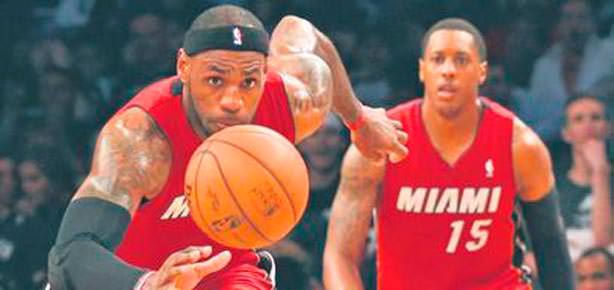 Lebron James M.Heat'i sırtladı