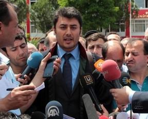 O şirketin avukatına protesto