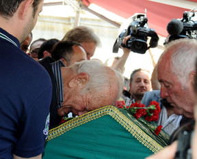 Ali Şen torununa ağladı