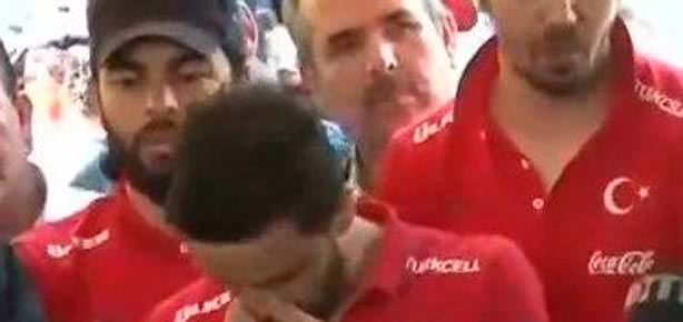 Gökhan'ın gözyaşları 'Ağlatan an'