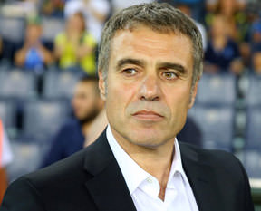 Ersun Yanal imzayı attı