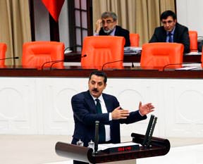 Faruk Çelik korkuttu