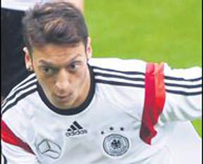 Löw’ün en önemli güvencesi Mesut Özil