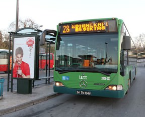 Durakta otobüs beklemeye son