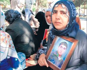 Anneler açlık grevine başladı