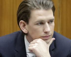 28'lik bakan haddini aştı