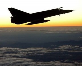 Amerikan uçakları Irak'ta devriyeye başladı