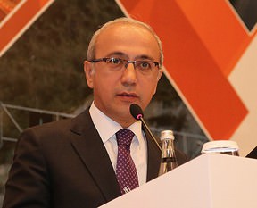 Bakan Elvan hastaneye kaldırıldı