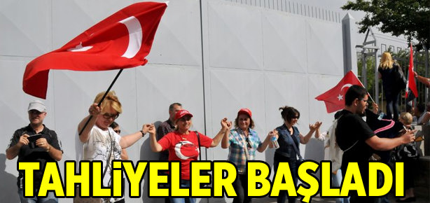 Balyoz sanıklarının tahliyeleri başladı