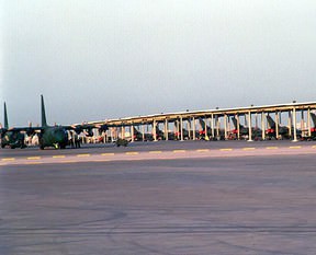 İran, Irak'a 130 uçağını iade etti