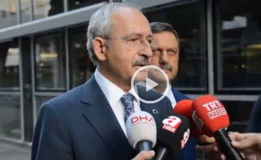 Çatı adayın ismini yanlış söyledi