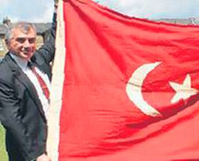 Osmanlı bayrağı 100 yıl sonra geldi