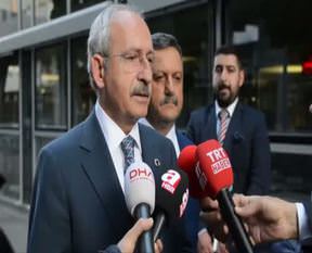 Çatı adayın ismini yanlış söyledi