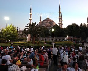 Sultanahmet'te 6 bin kişilik iftar sofrası