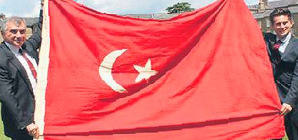 Osmanlı bayrağı 100 yıl sonra geldi
