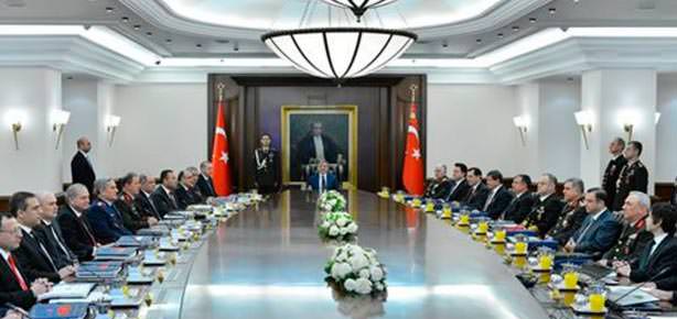 MGK, annelere destek verdi