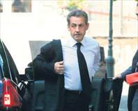 Sarkozy gözaltında