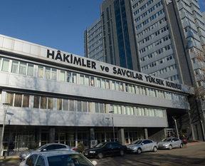 Paralel medya uygulamayı 'komplo' yaptı