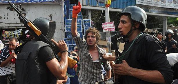 Mısır’da polis şiddeti: 1 ölü!