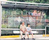 Otobüsü yok durağı var