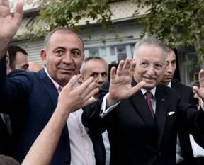 İhsanoğlu'na gaf önleme ekibi