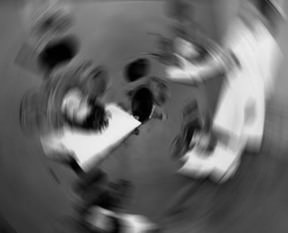 Küçük çocukları canlı canlı...