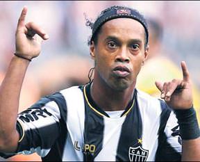 Sambacı Ronaldinho Mineiro’dan kovuldu