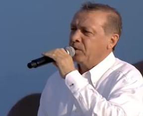 Başbakan İstiklal Marşı'nı okudu!