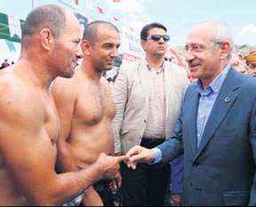Kılıçdaroğlu'ndan bir parmak selam