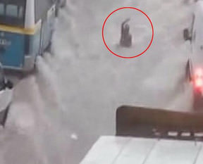 İzmir'de sel can aldı