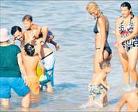 Halk plajında mutluluk