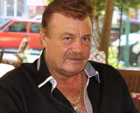 Nuri Alço korkusuna karşı oje!