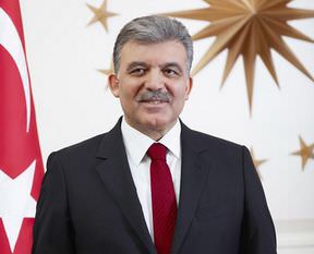 Cumhurbaşkanı Gül Davutoğlu’nu kutladı