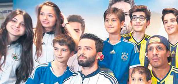 Kimsenin arkasından iş çevirmedik!