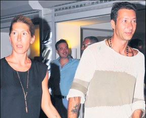 Flaşlar şaşırttı