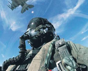 F-16 pilotuna diplomat dayağı