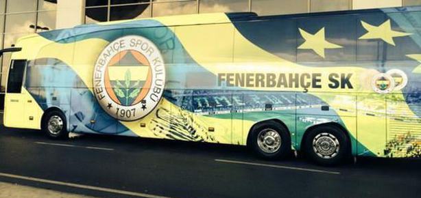 Trabzon’da F.Bahçe otobüsüne saldırı!