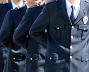 Darbeci apoleti itinayla okunur!