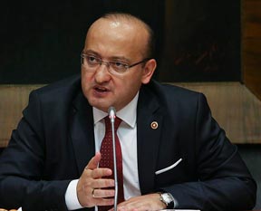 Mehmetçiğe taş atmak nankörlüktür