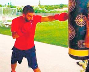 Arda Turan boksa başladı