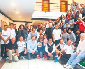 Yönetimden takıma Ümraniye'de yemek