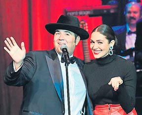 Hem güldürdü hem oynattı