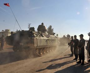 Tanklar Suriye sınırına doğru hareketlendi