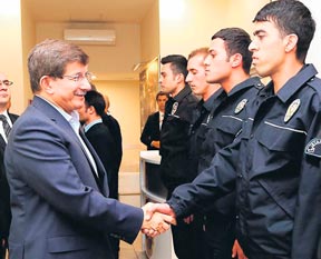 Başımız dik yürümeye devam