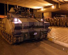 Diyarbakır’da asker şehre indi