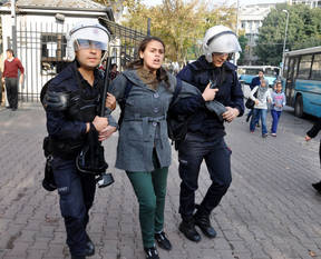 İstanbul Üniversitesi’nde 42 gözaltı