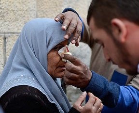 İsrail askerleri Filistinlilere saldırdı