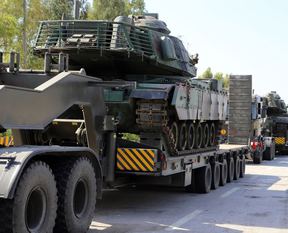 Suriye sınırına tank sevkiyatı