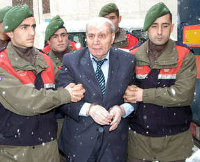 Hüseyin Üzmez hayatını kaybetti